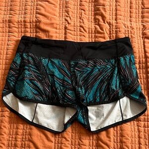 Lululemon Athletica Teal and Black Leaf Print Shorts